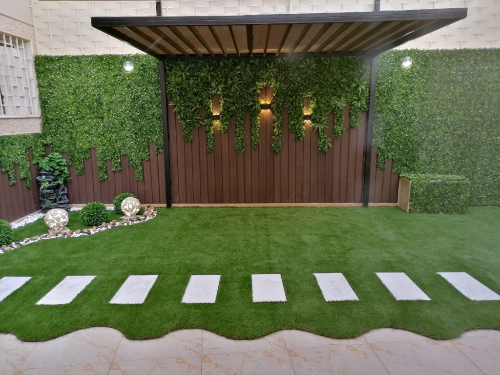 تركيب عشب جداري بالرياض